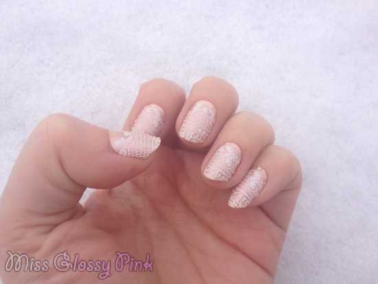 swatch embrace the lace essie