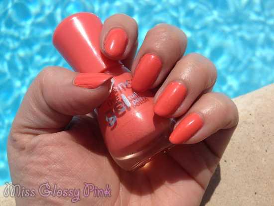 swatch vernis corail essence